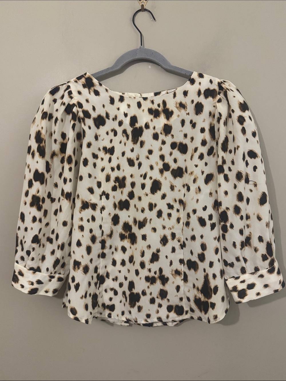 T Tahari Puff Sleeve Button back Blouse, Animal Print, Medium